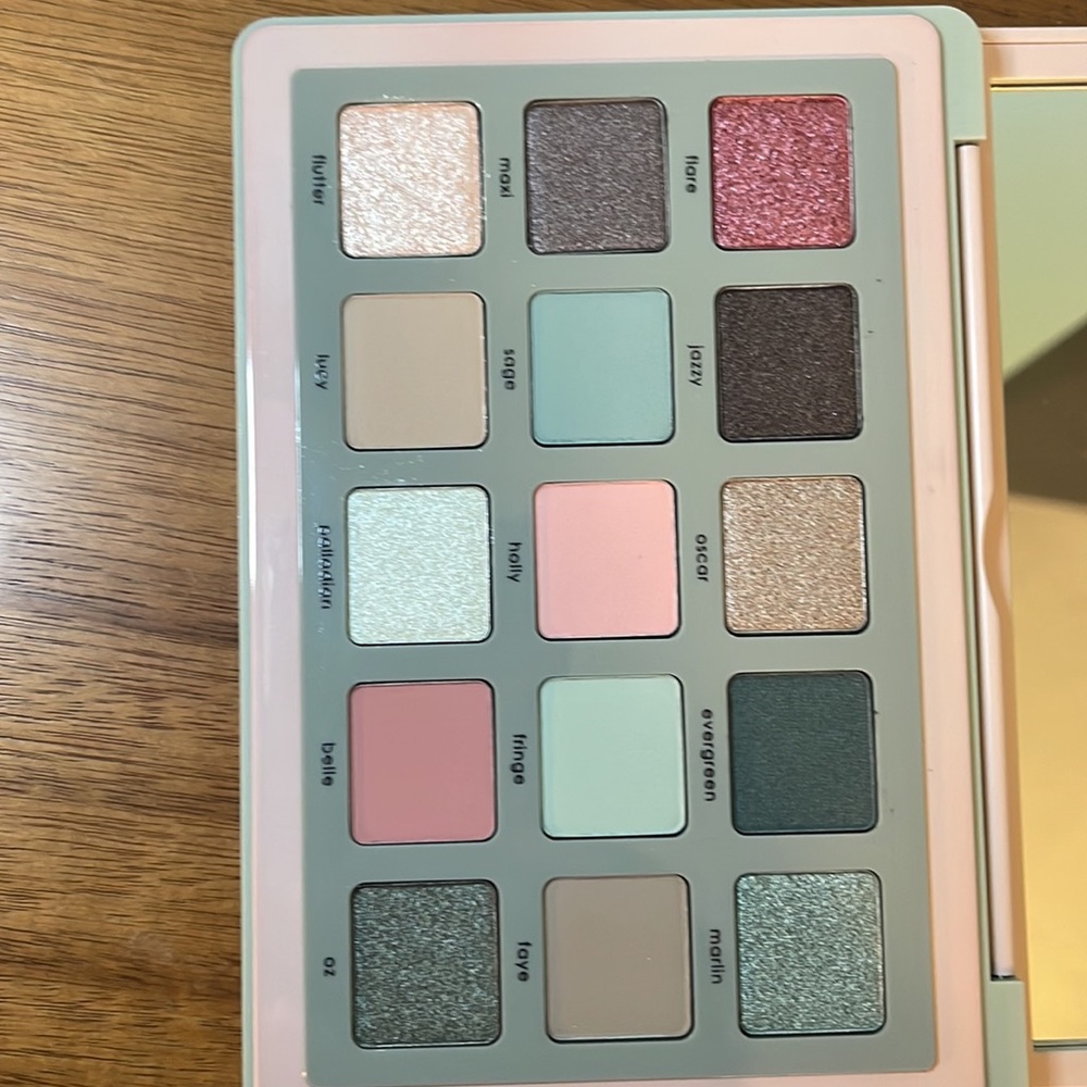 Natasha Denona Retro Glam eyeshadow palette NWT no box